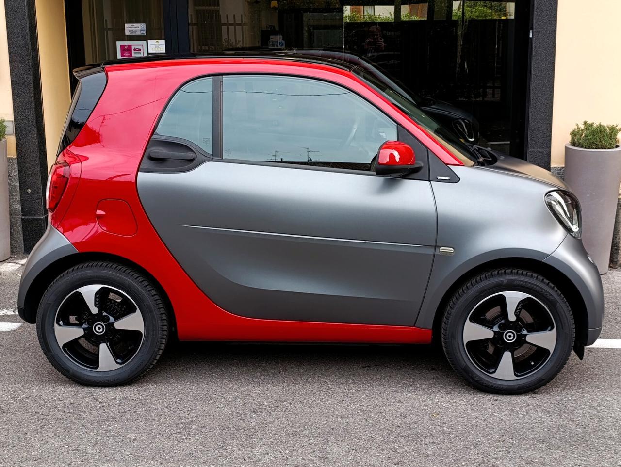 Smart ForTwo 90 0.9 Turbo twinamic Passion Grey Opaco e Rossa
