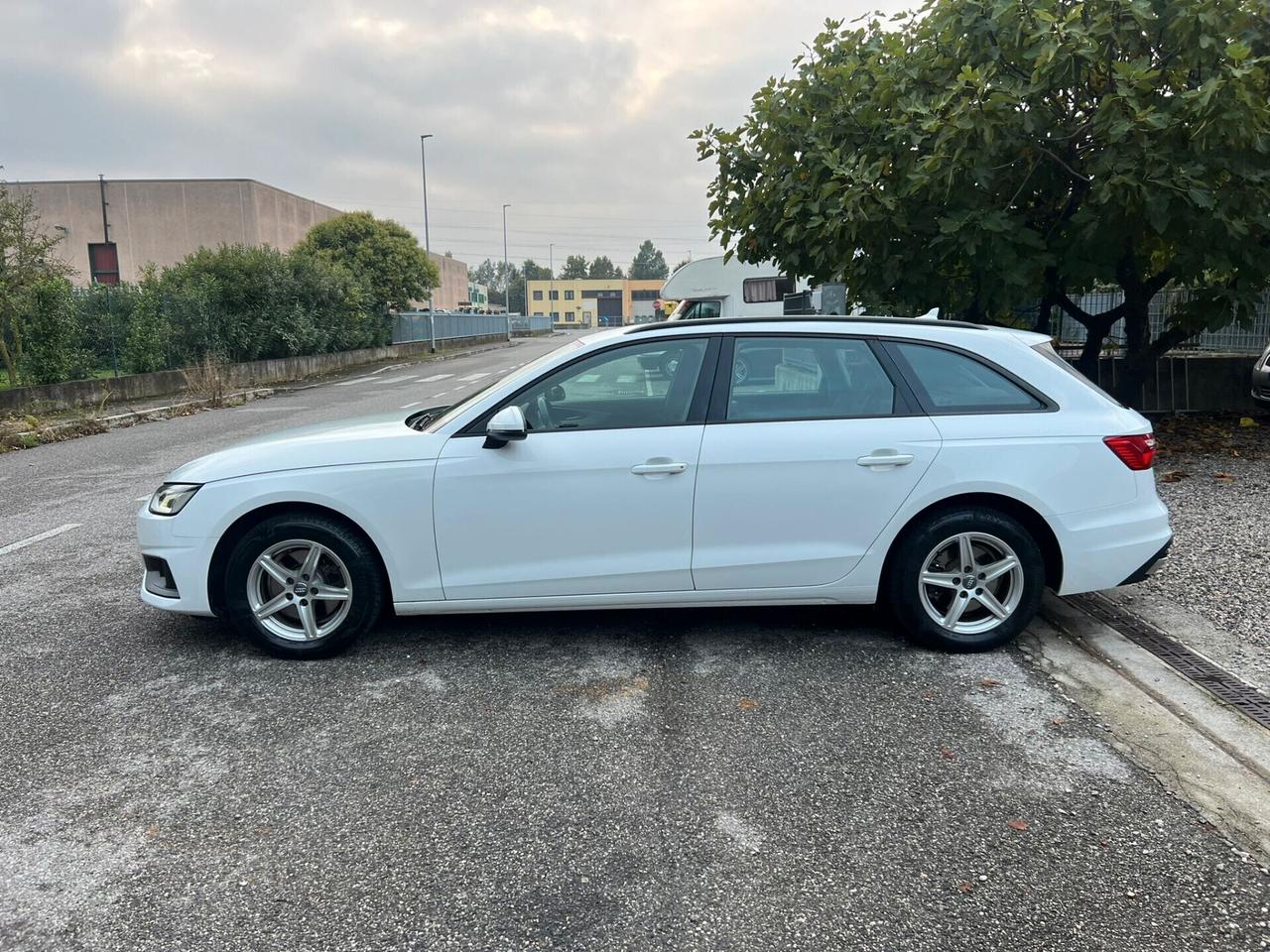 Audi A4 Avant 30 TDI/136 CV S tronic hybrid diesel