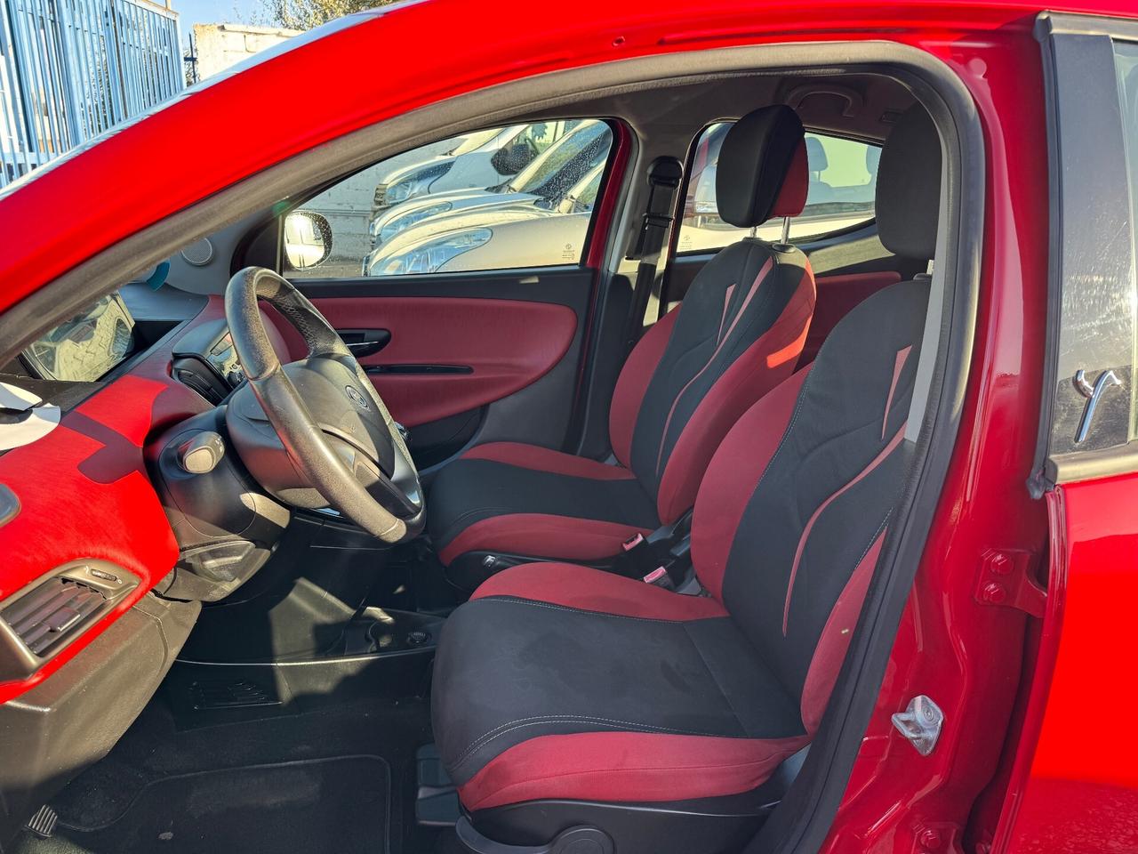 Lancia Ypsilon 1.2 69 CV 5 porte S&S Platinum