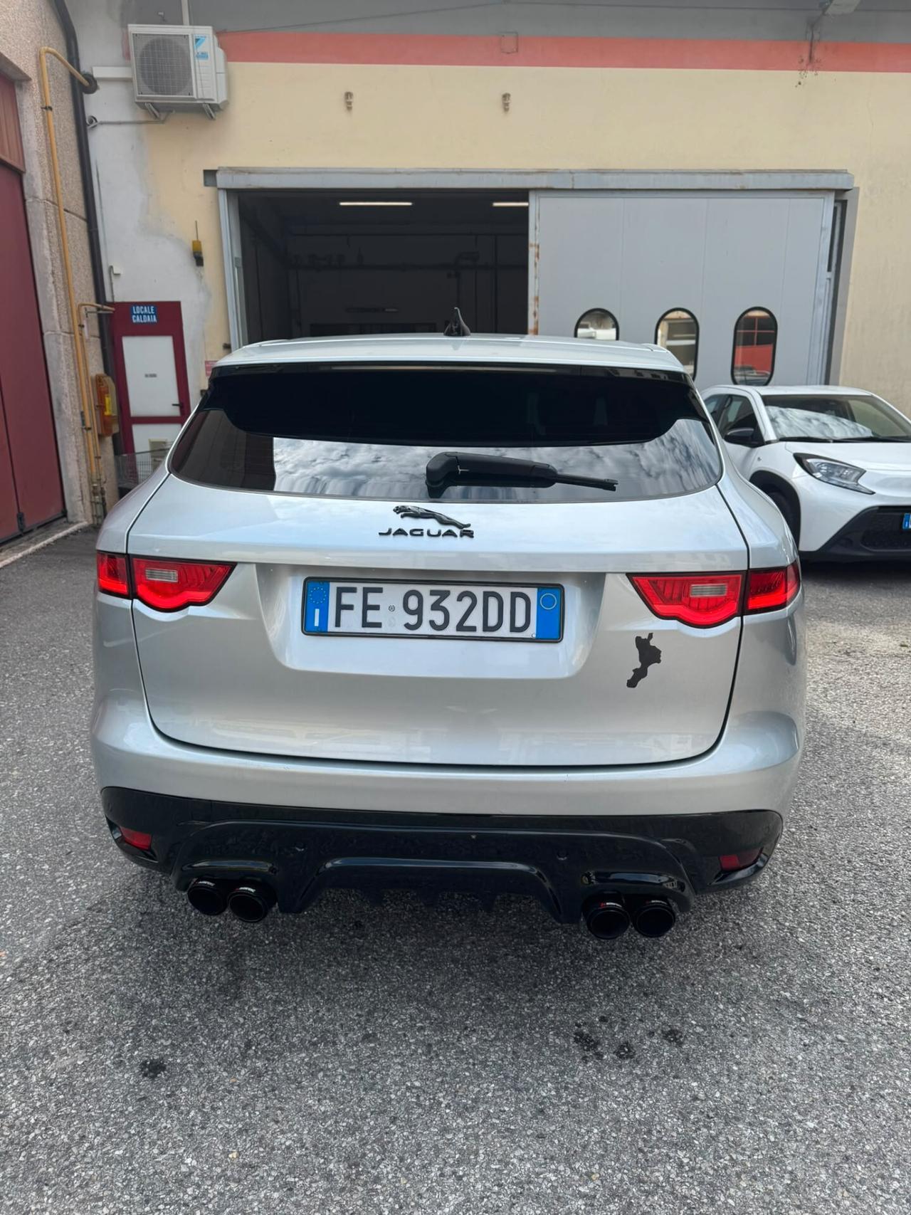 Jaguar F-Pace 2.0 D 180 CV AWD Portfolio