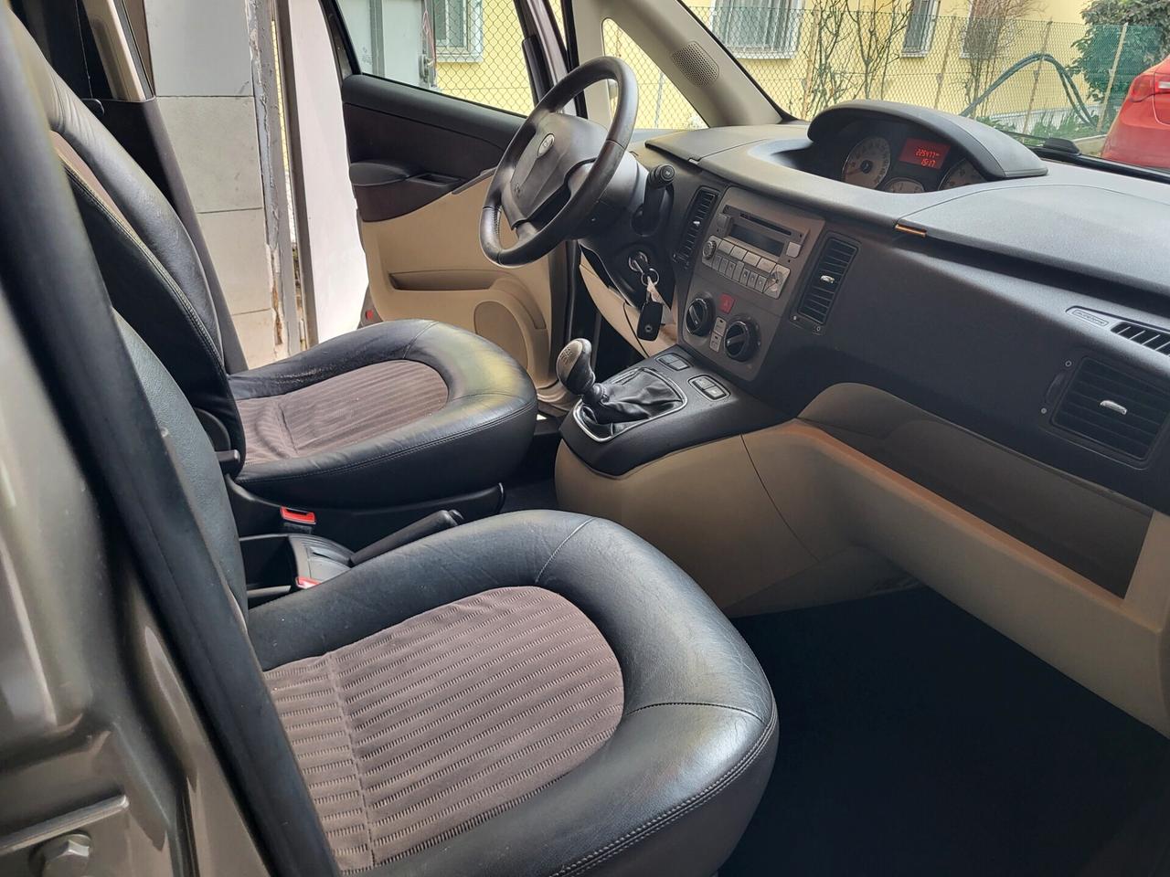 Lancia MUSA 1.4 16V Platino con tetto apribile