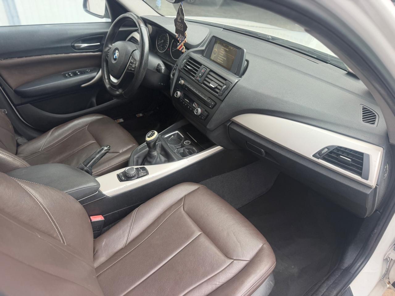 Bmw 118 5p. Sport 2015 interni pelle