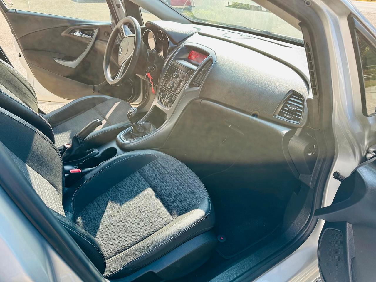 Opel Astra 1.4 Turbo 140CV Sports Tourer GPL Tech Cosmo