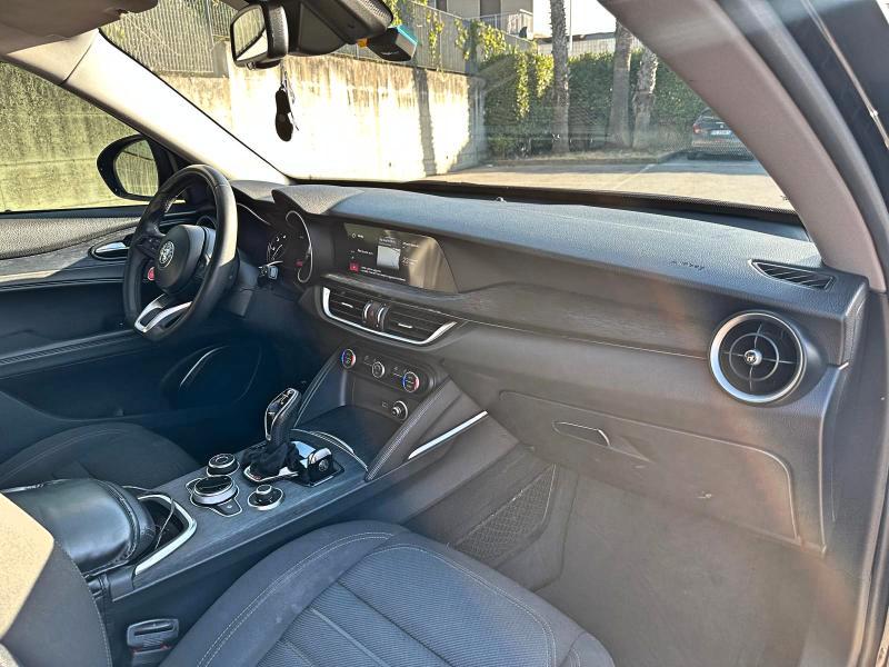 Alfa Romeo Stelvio 2.2 Turbodiesel 190 CV AT8 Q4 Business Garanzia