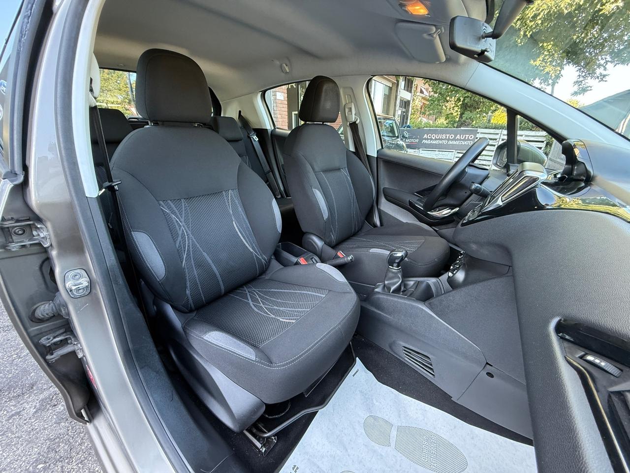 Peugeot 208 1.4 HDi 68 CV 5 porte Allure