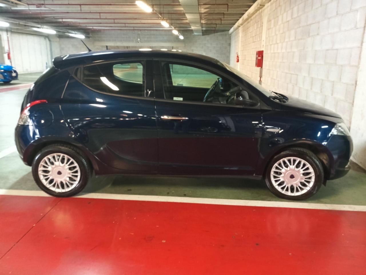 Lancia Ypsilon 1.2 69 CV 5 porte Gold km 47000