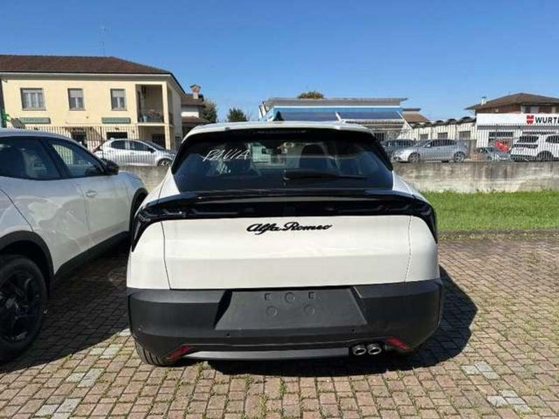 Alfa Romeo Junior 1.2 Hybrid ibrida