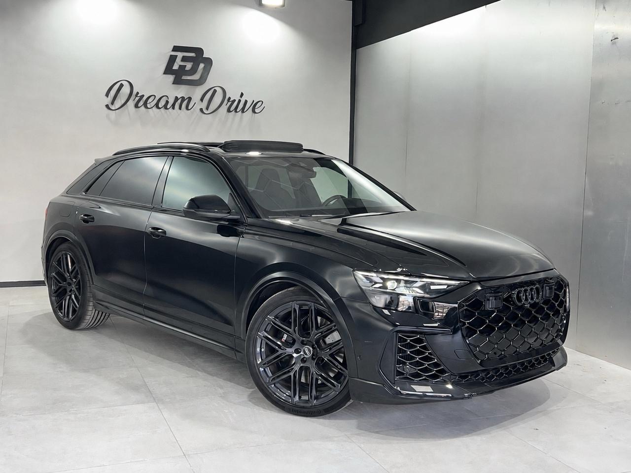 Audi Q8 RS TFSI V8 quattro tiptronic