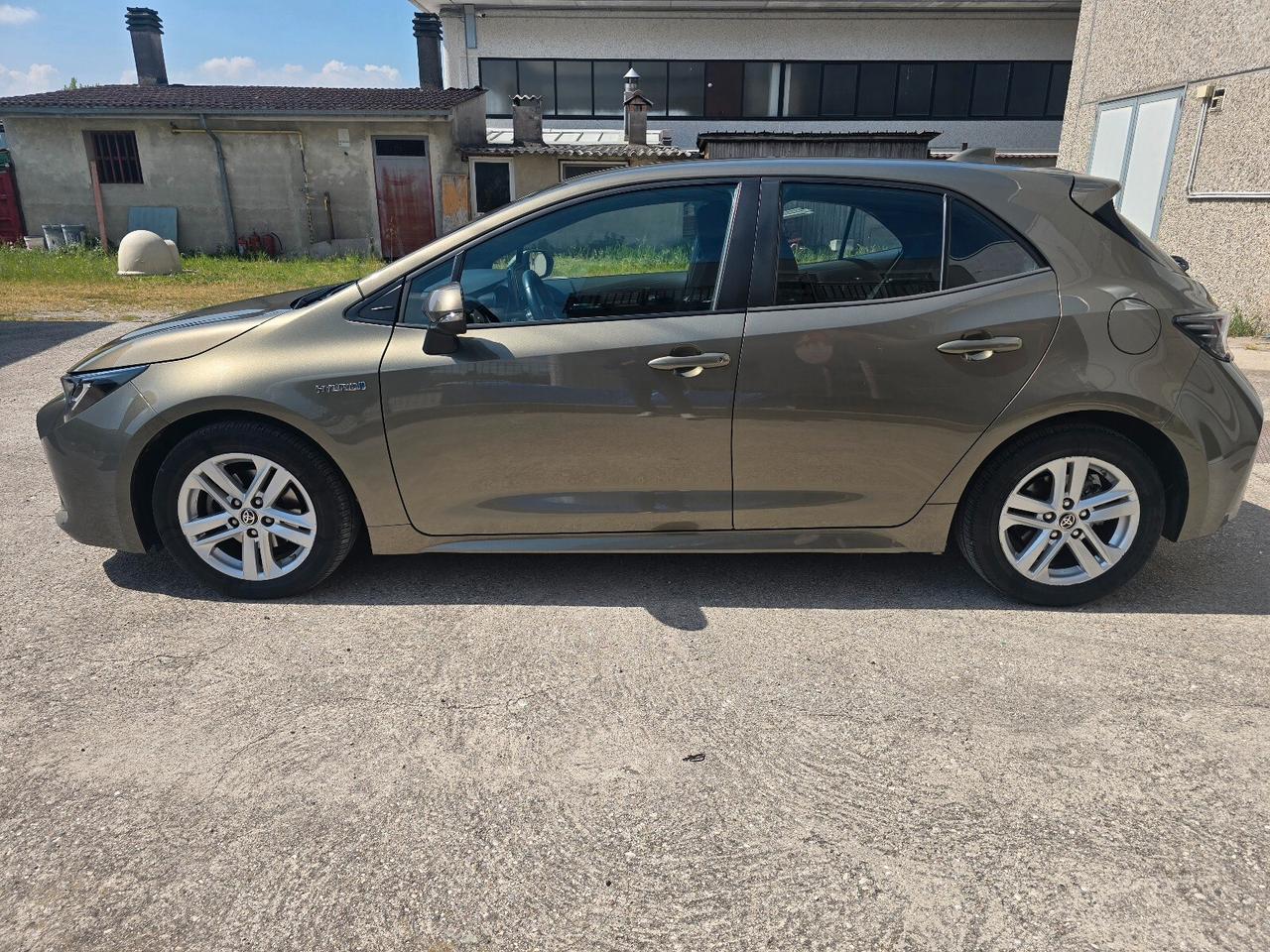 Toyota Corolla 1.8 Hybrid Business