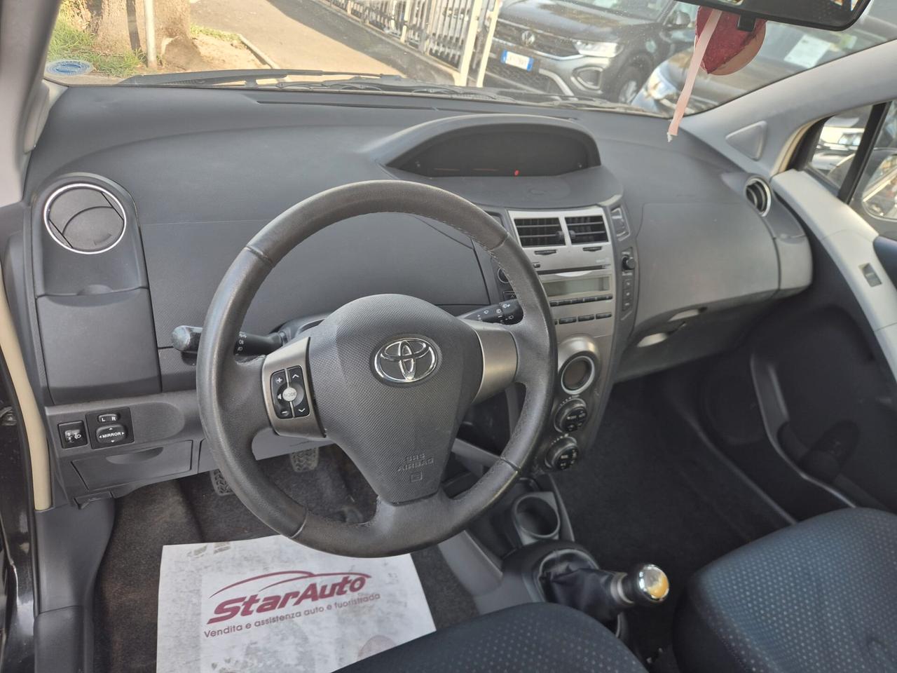 Toyota Yaris 1.0 5 porte