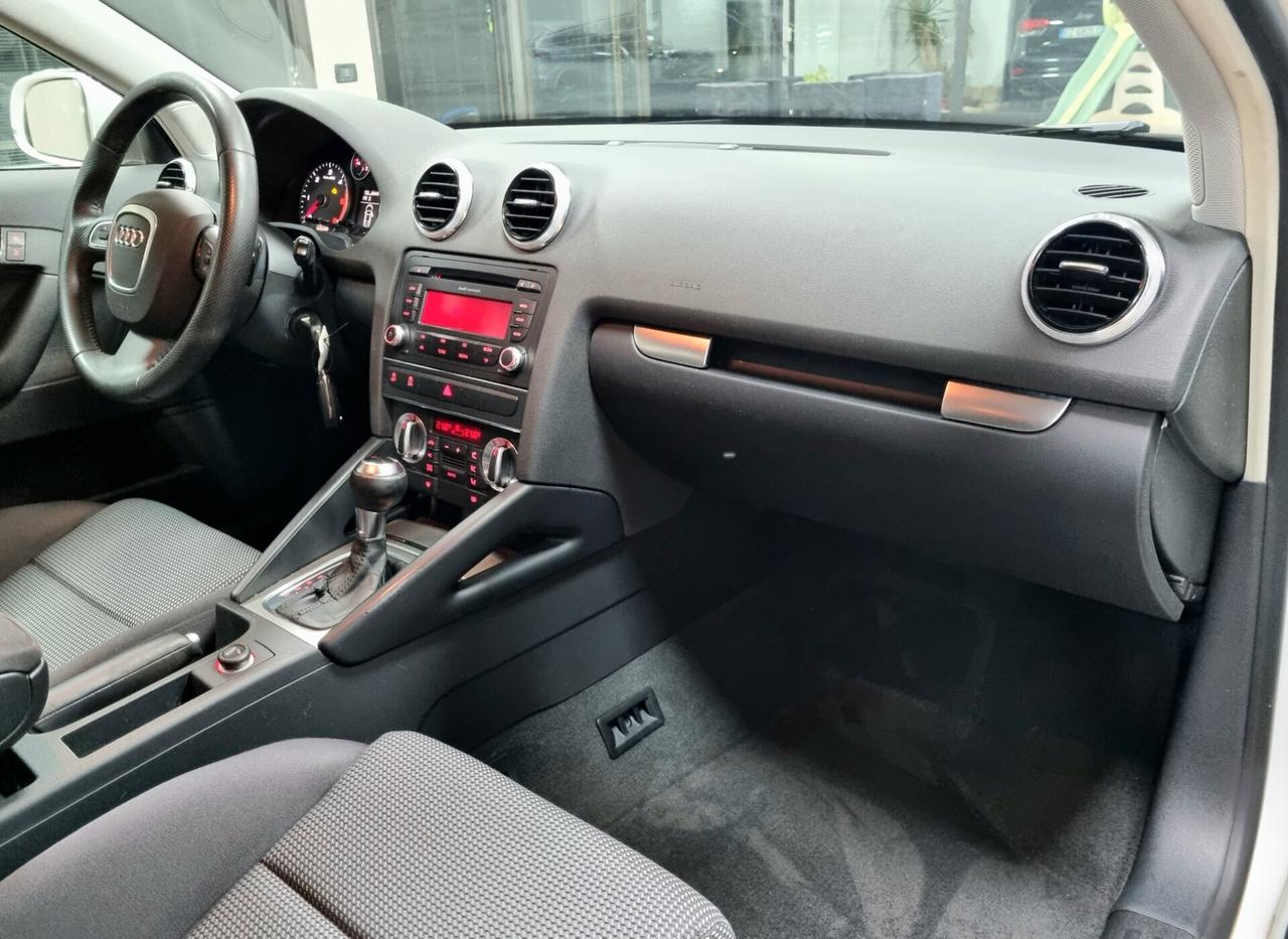 AUDI A3 1.6 TDI 105 CV S tronic AMBITION