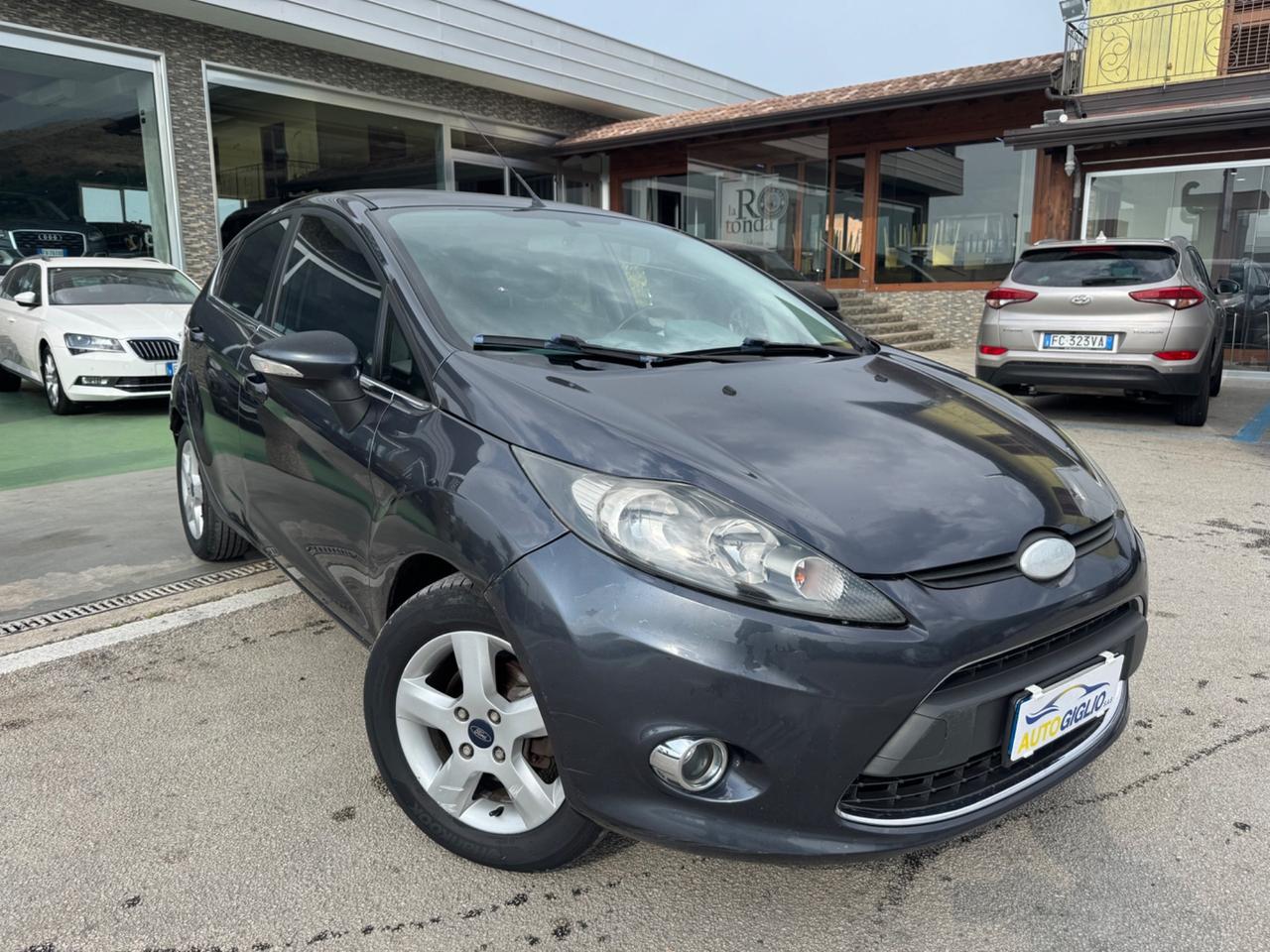 Ford Fiesta 1.6 TDCi 90CV 5 porte DPF Titanium