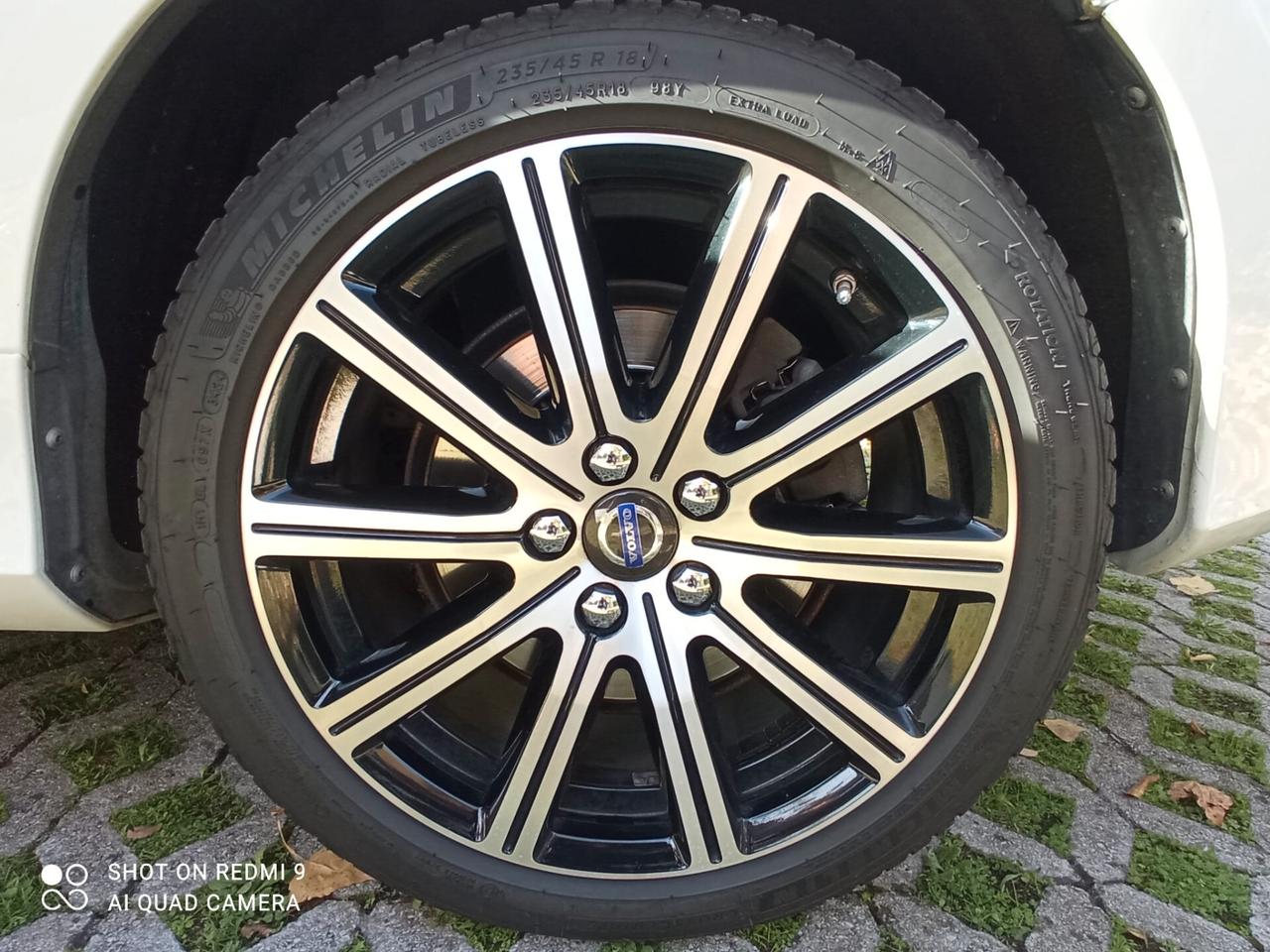 VOLVO V60 D6 Twin Engine Geartronic Momentum