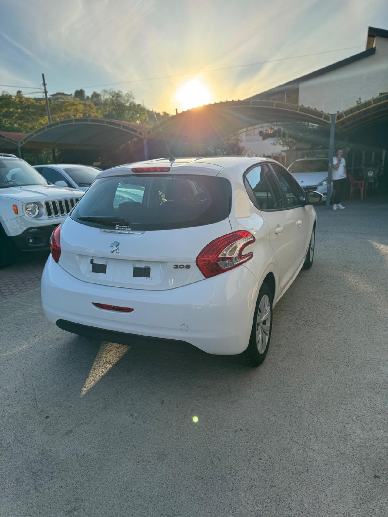 Peugeot 208 PureTech 82 5 porte Allure