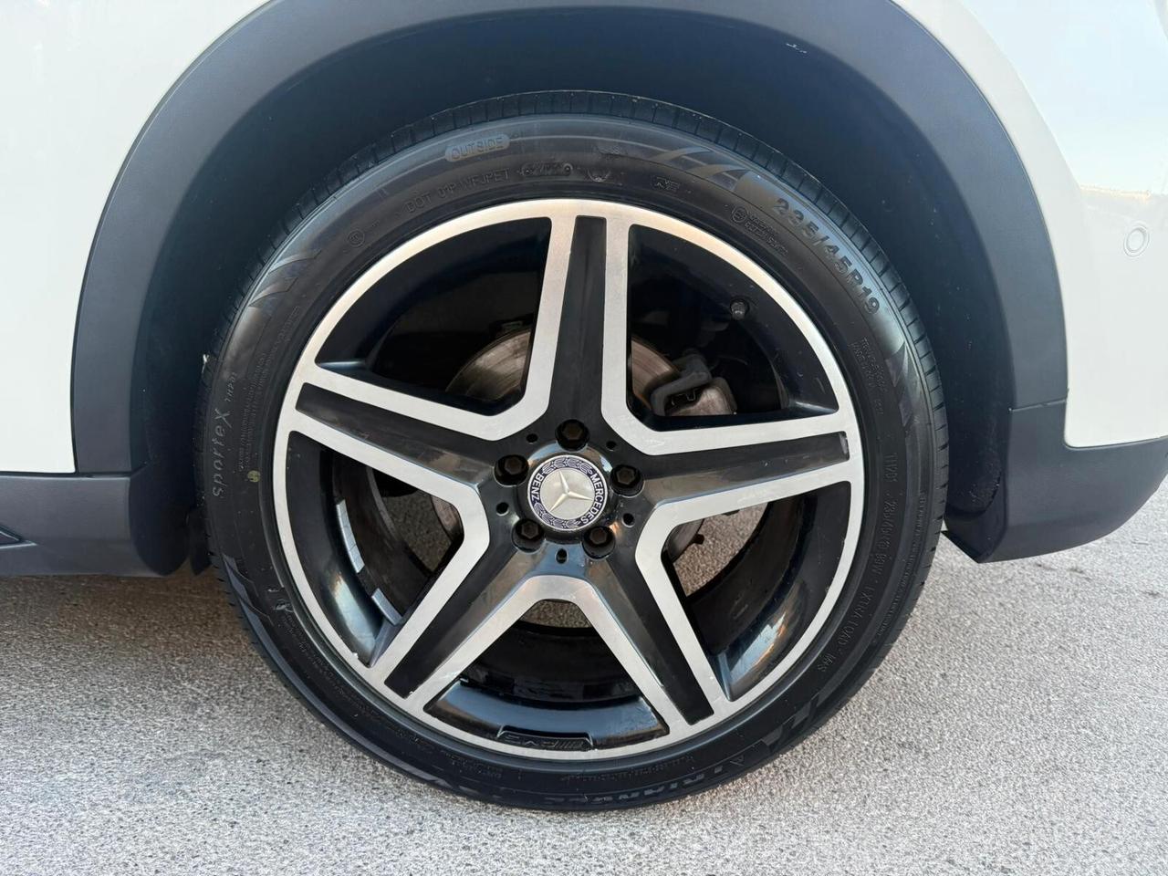 Mercedes-benz GLA 220 CDI Automatic 4Matic Premium AMG
