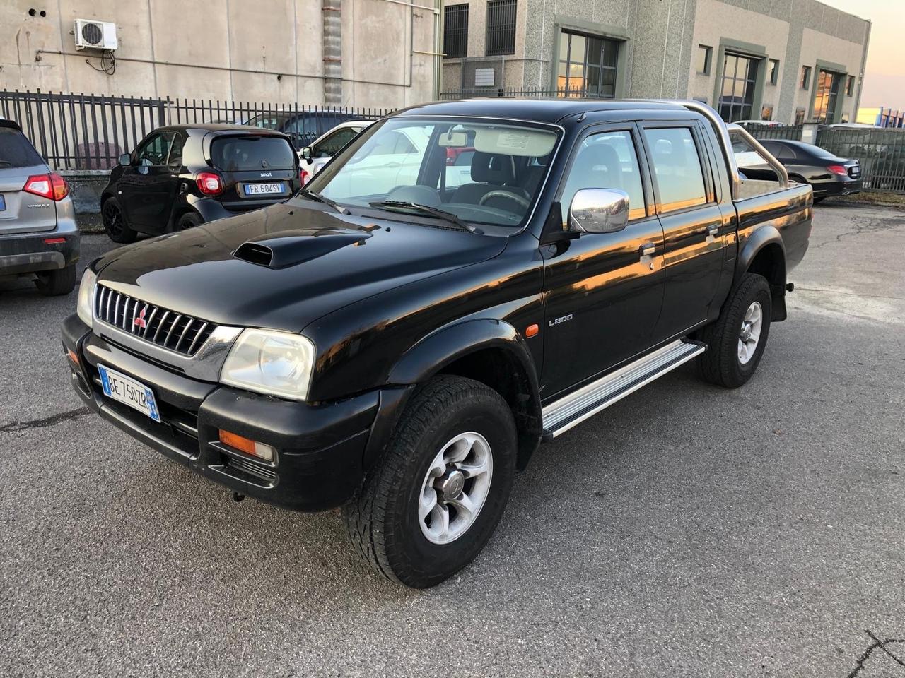 Mitsubishi L200 2.5 TDI 4WD Club Cab Pick-up