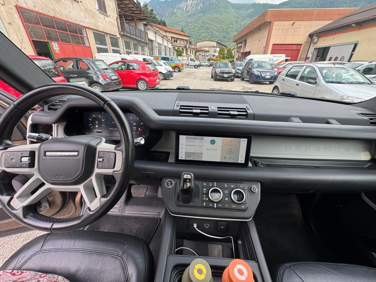 Land Rover Defender 110 3.0D I6 300 CV AWD Auto HSE 7 posti