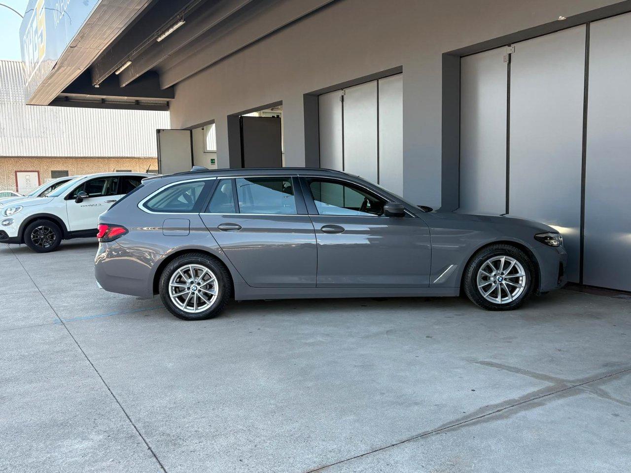 BMW 520 d Touring mhev 48V Business auto
