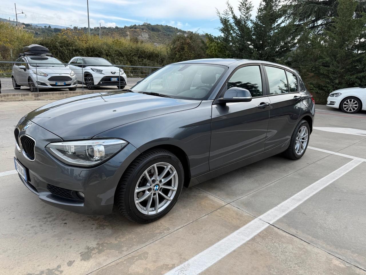 Bmw 118 118d 5p. Unique