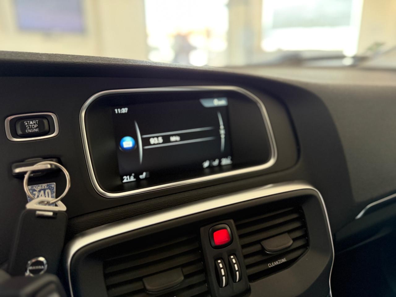 Volvo V40 D2 Geartronic R-design Kinetic