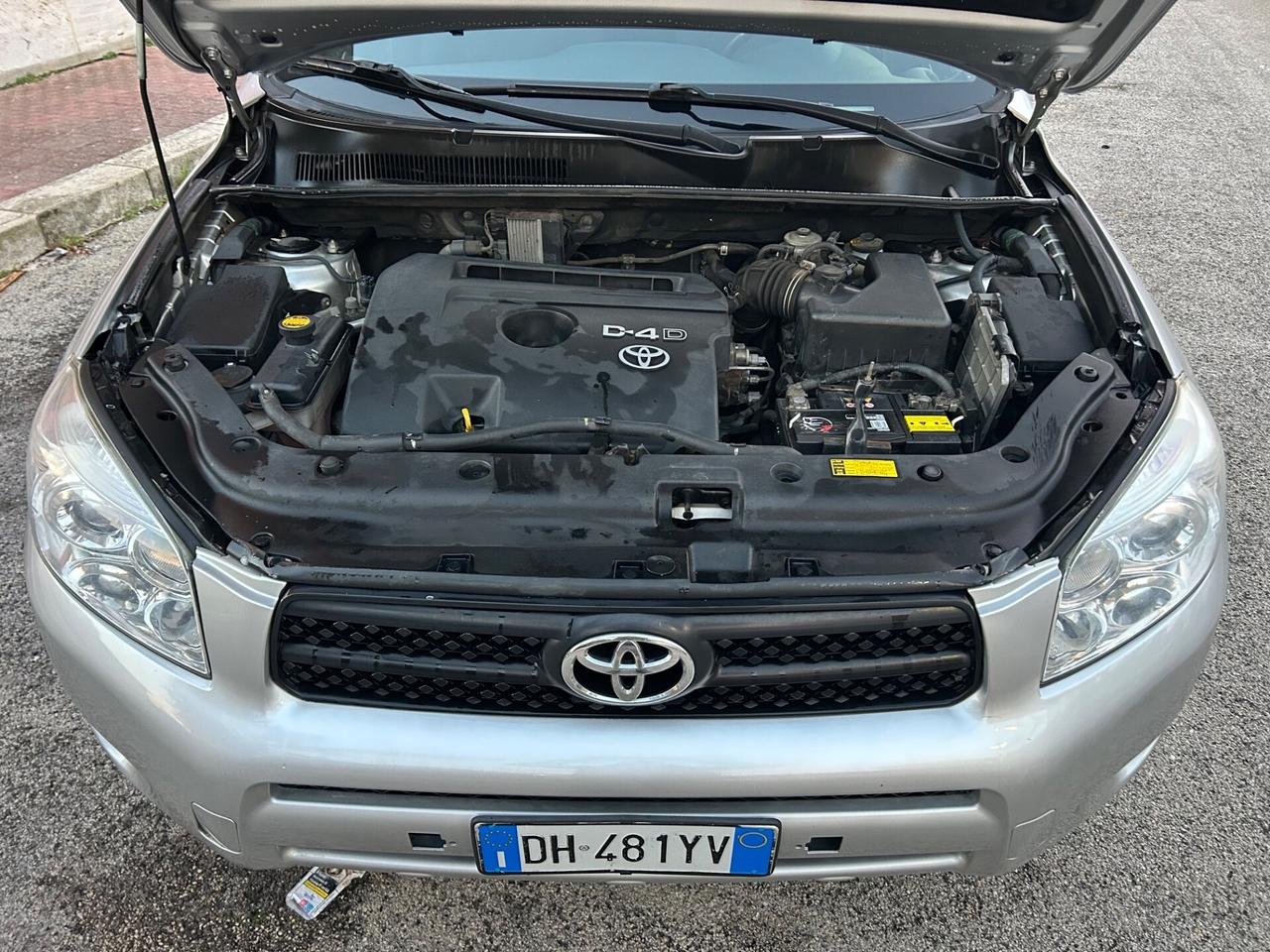 Toyota RAV 4 RAV4 2.2 D-4D 136 CV Sol unico propri