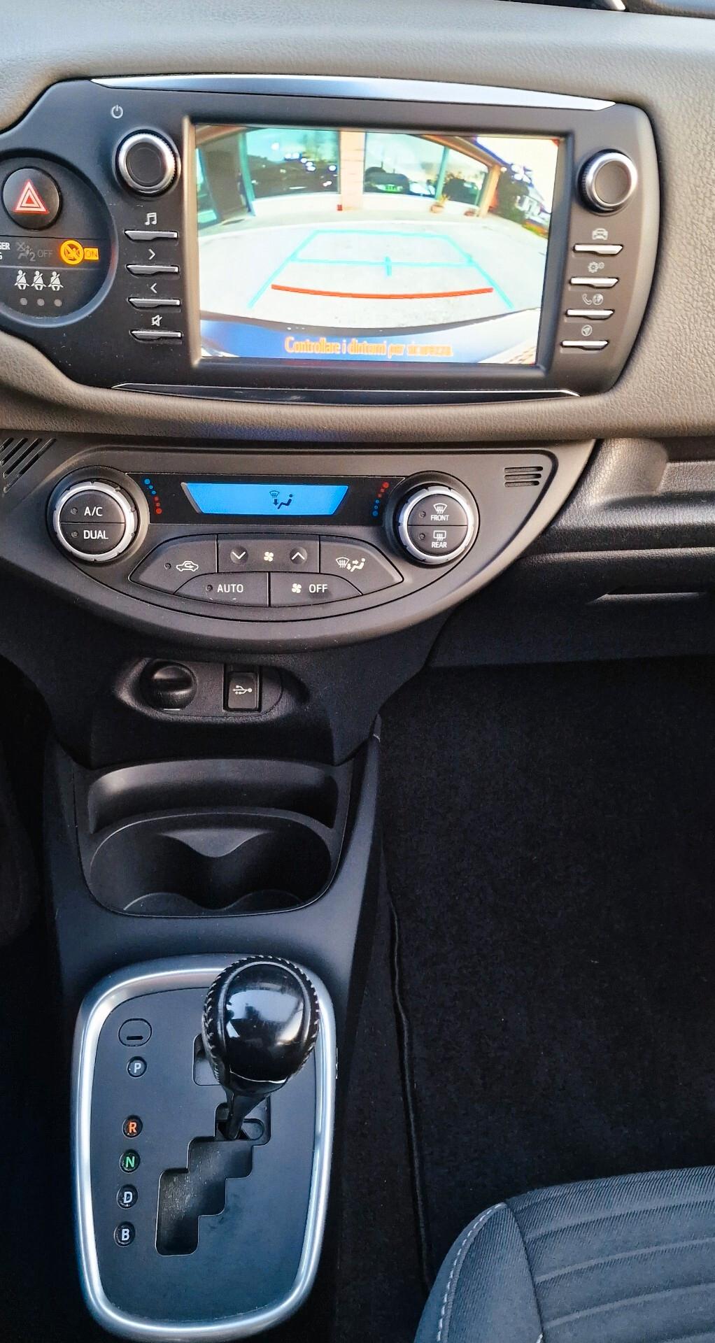 Toyota Yaris 1.5 Hybrid 5 porte Business
