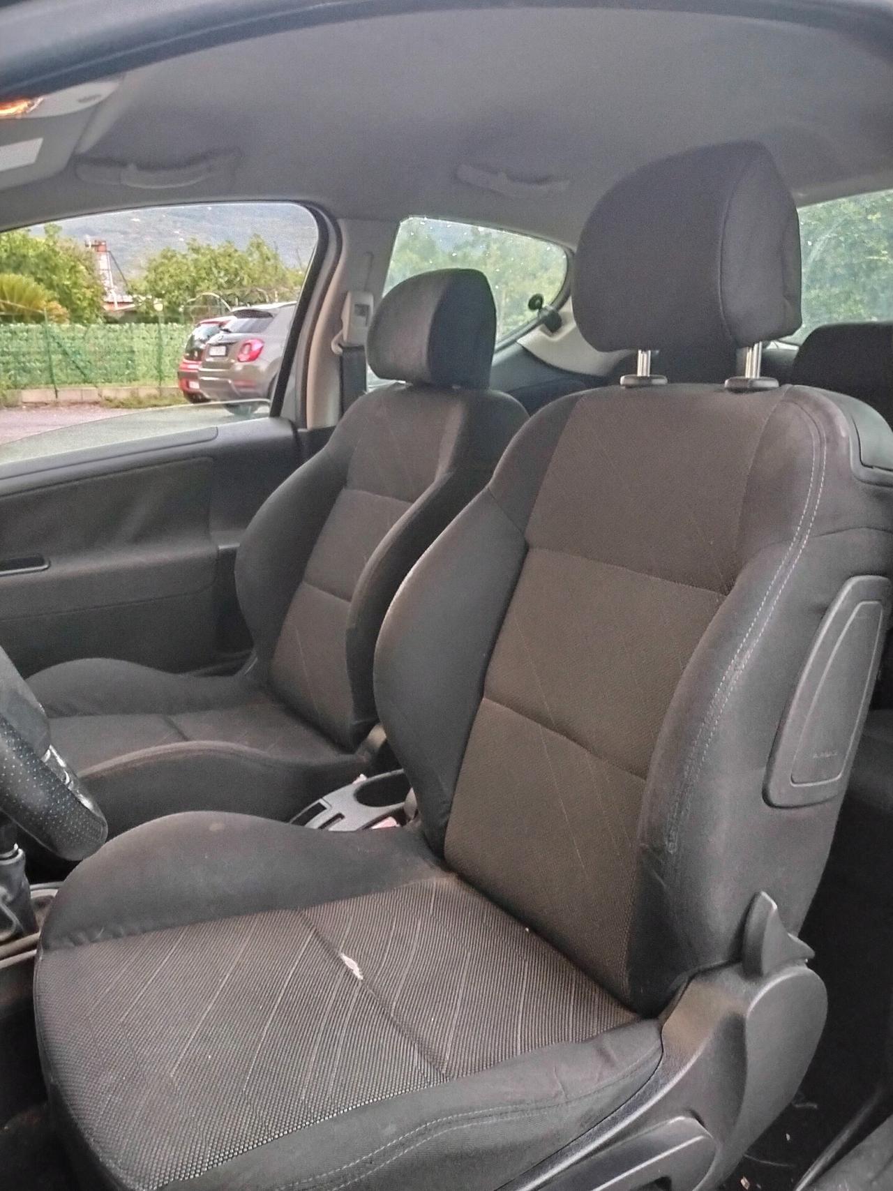 Peugeot 207 1.6 HDi 110CV 3p. XSI