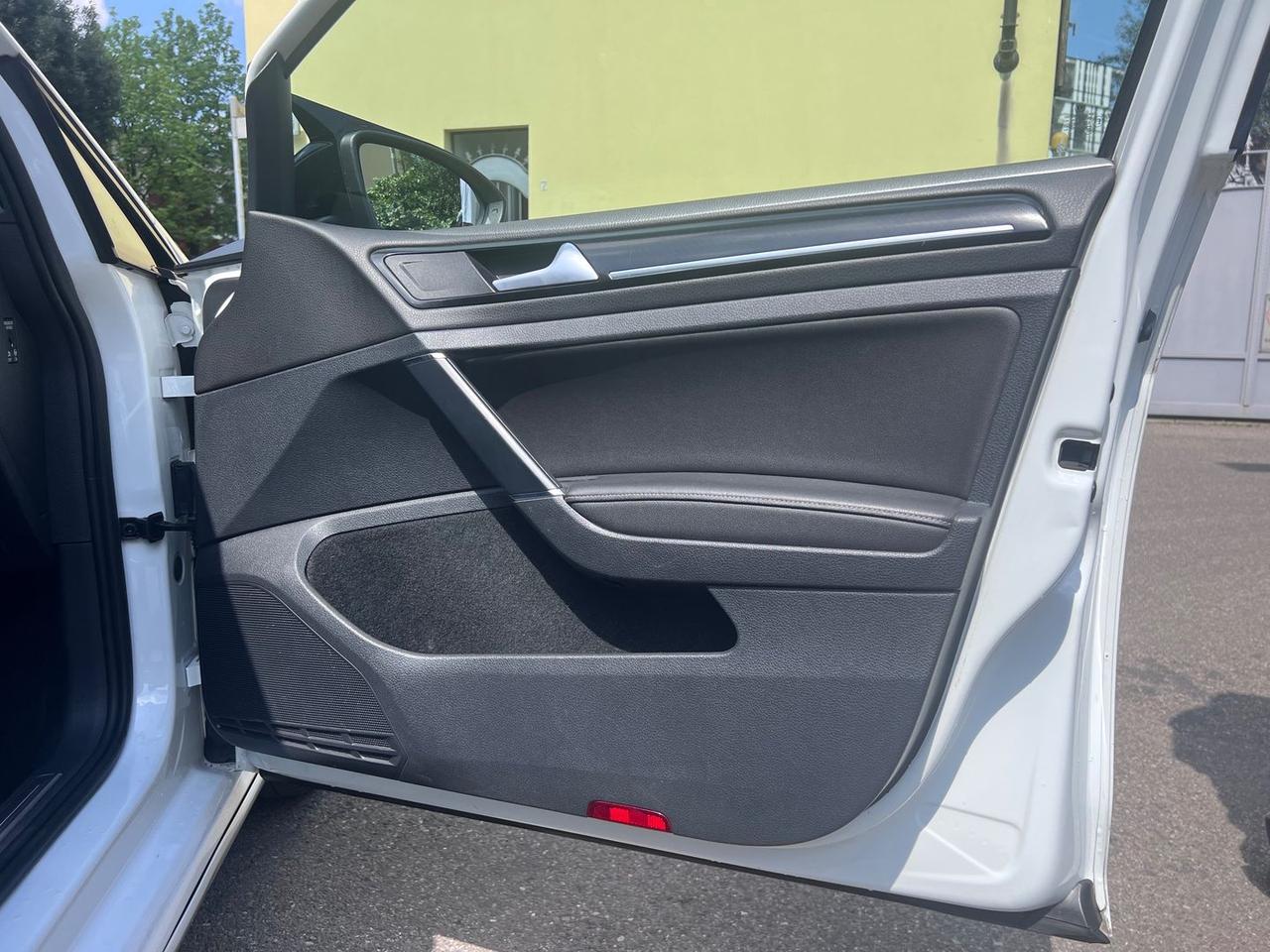 Volkswagen Golf 2.0 TSI R #10432
