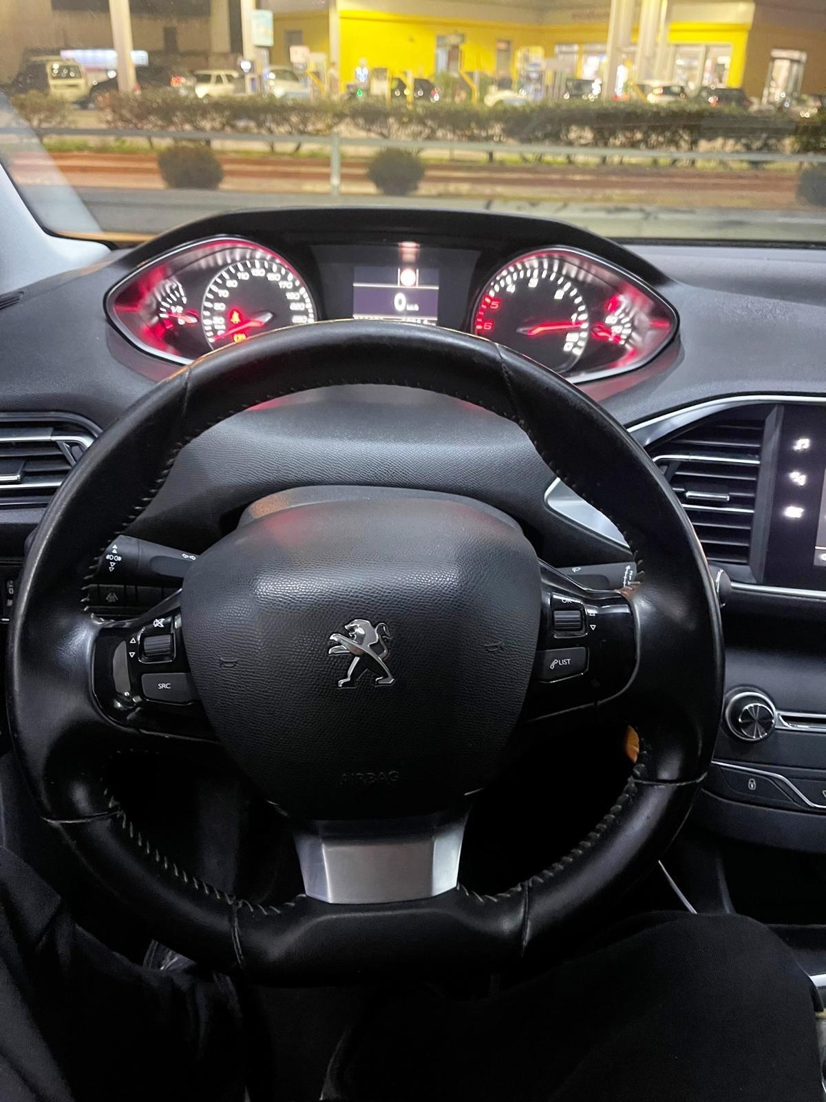 Peugeot 308 BlueHDi 120 S&S Allure