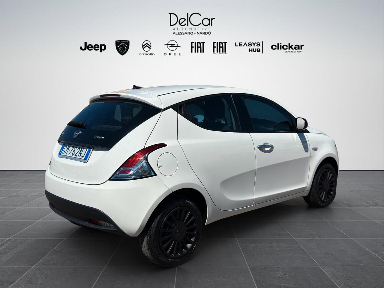 Lancia Ypsilon 1.0 FireFly 5 porte S&S Hybrid Ecochic Silver