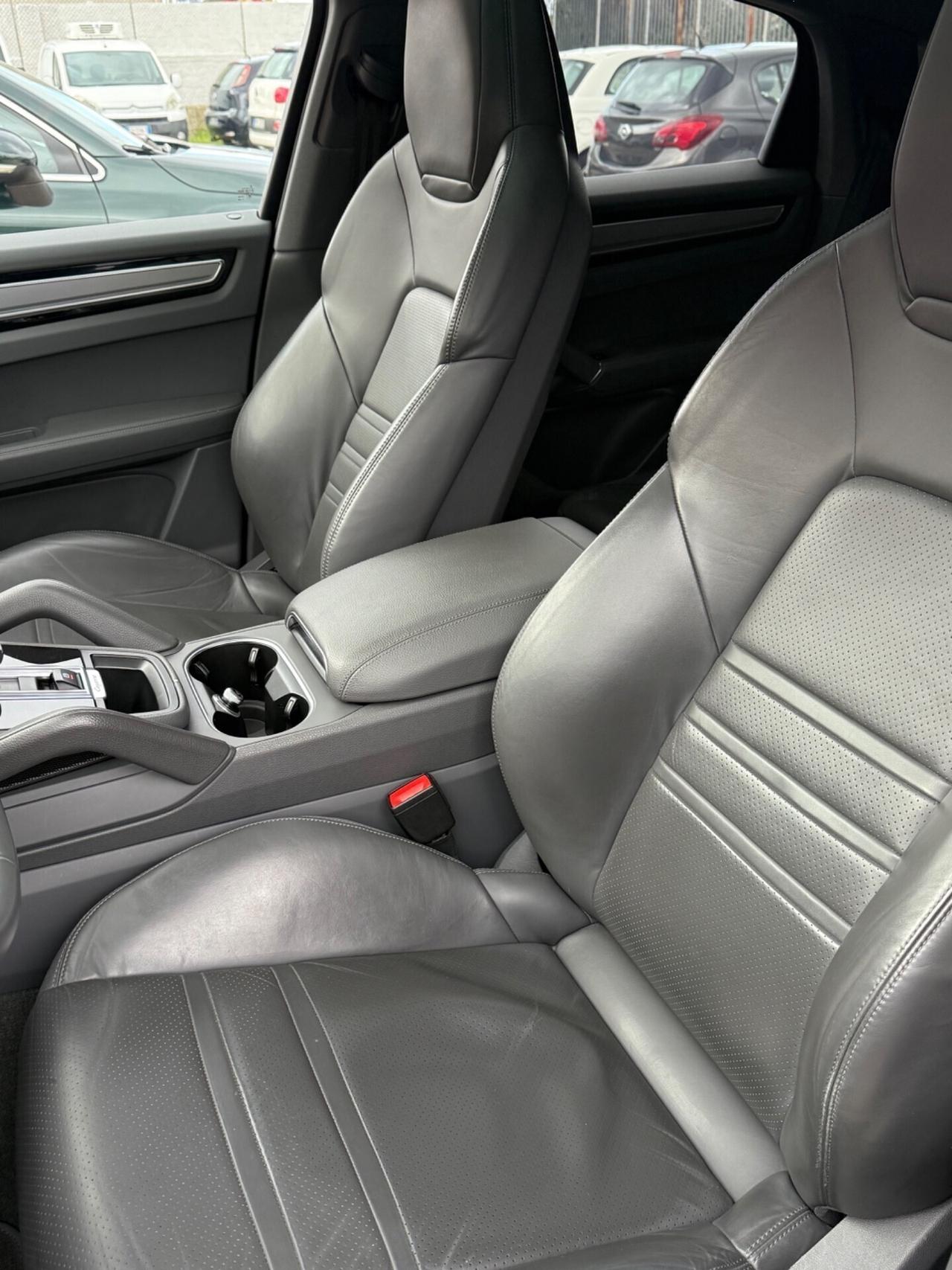 Porsche Cayenne Coupé 3.0 V6 E-Hybrid