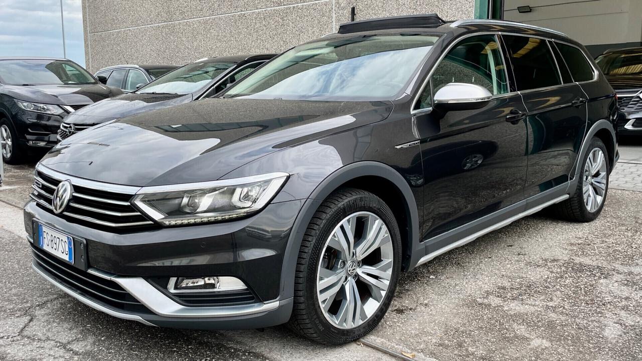 VOLKSWAGEN PASSAT VARIANT 2.0 ALLTRACK 4 MOTION DSG EXECUTIVE BMT 190CV - TETTO, PELLE, VIRTUAL COCKPIT