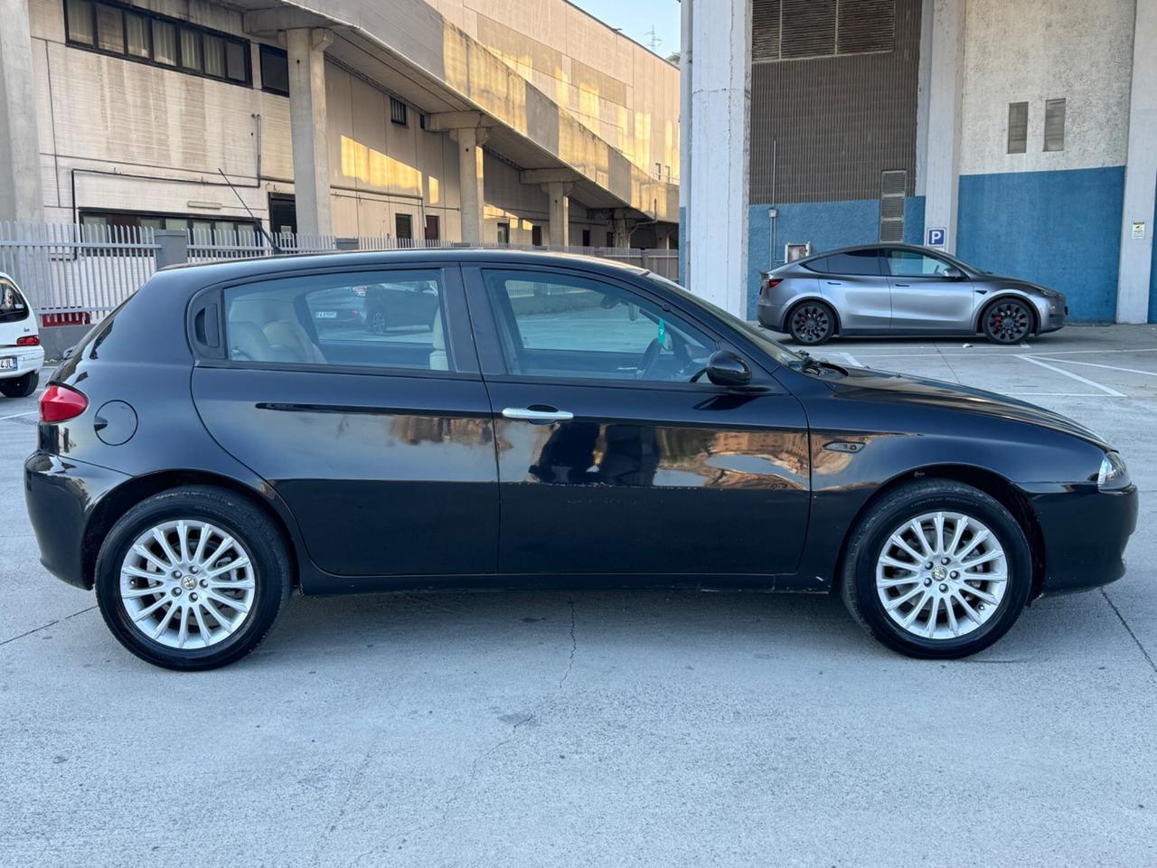 Alfa Romeo 147 1.6 16V TS 5P. Distinctive 45.000km
