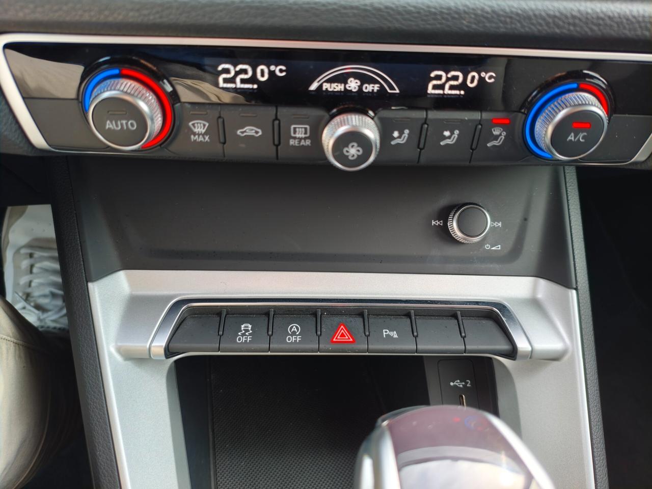 Audi Q3 35 TDI S tronic Business