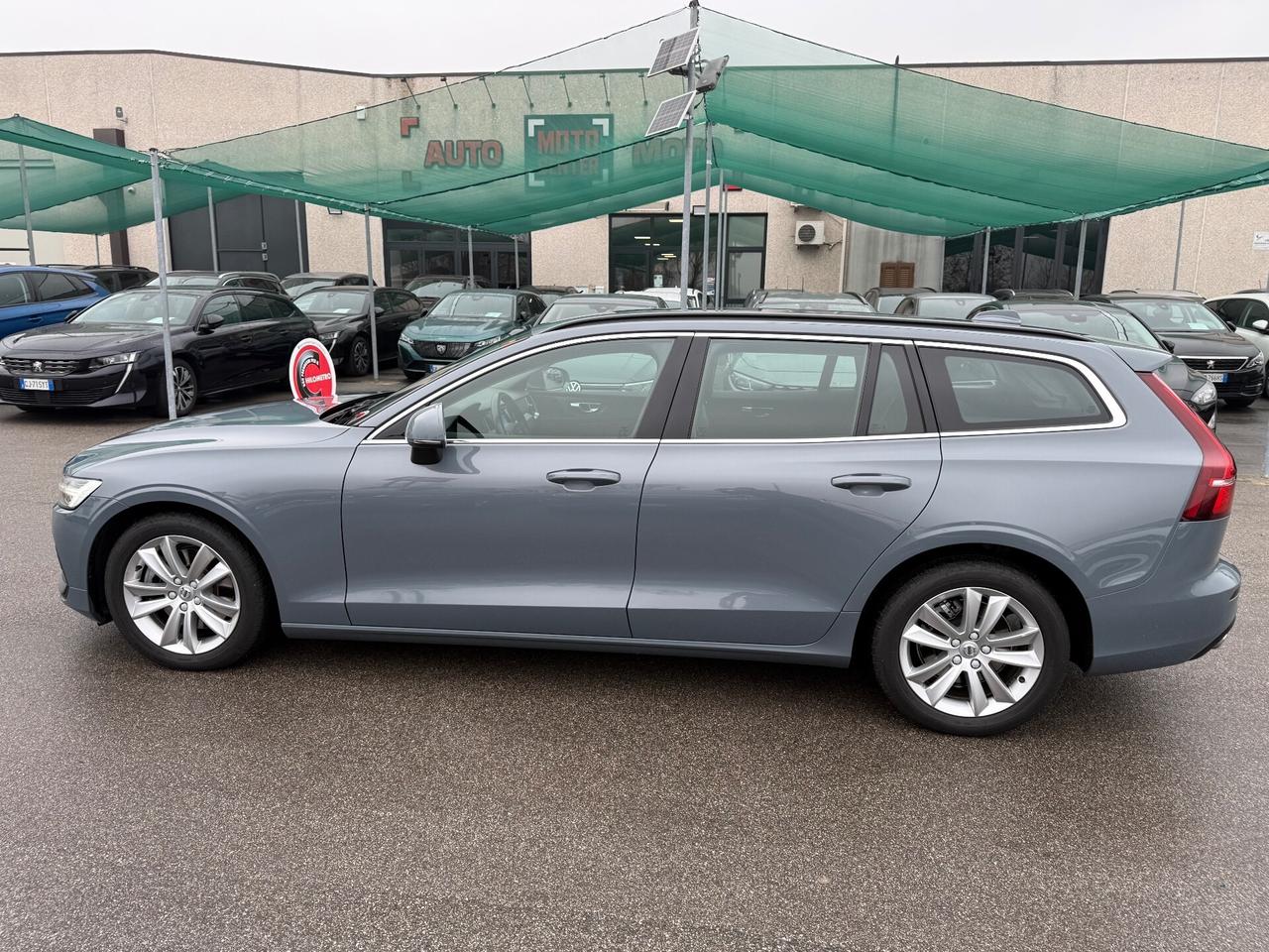 Volvo V60 B4 2.0 197 CV Geartronic Momentum Business Pro