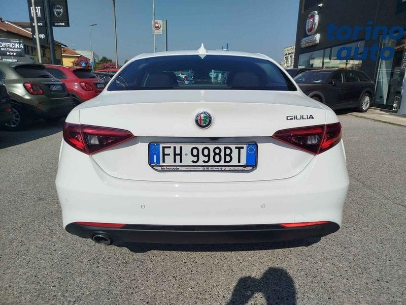 Alfa Romeo Giulia 2.2 Turbo AT8 150CV Business