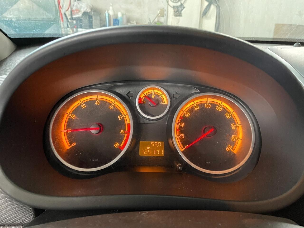 Opel Corsa 1.2 5 porte Cosmo imp.gas km 125.000