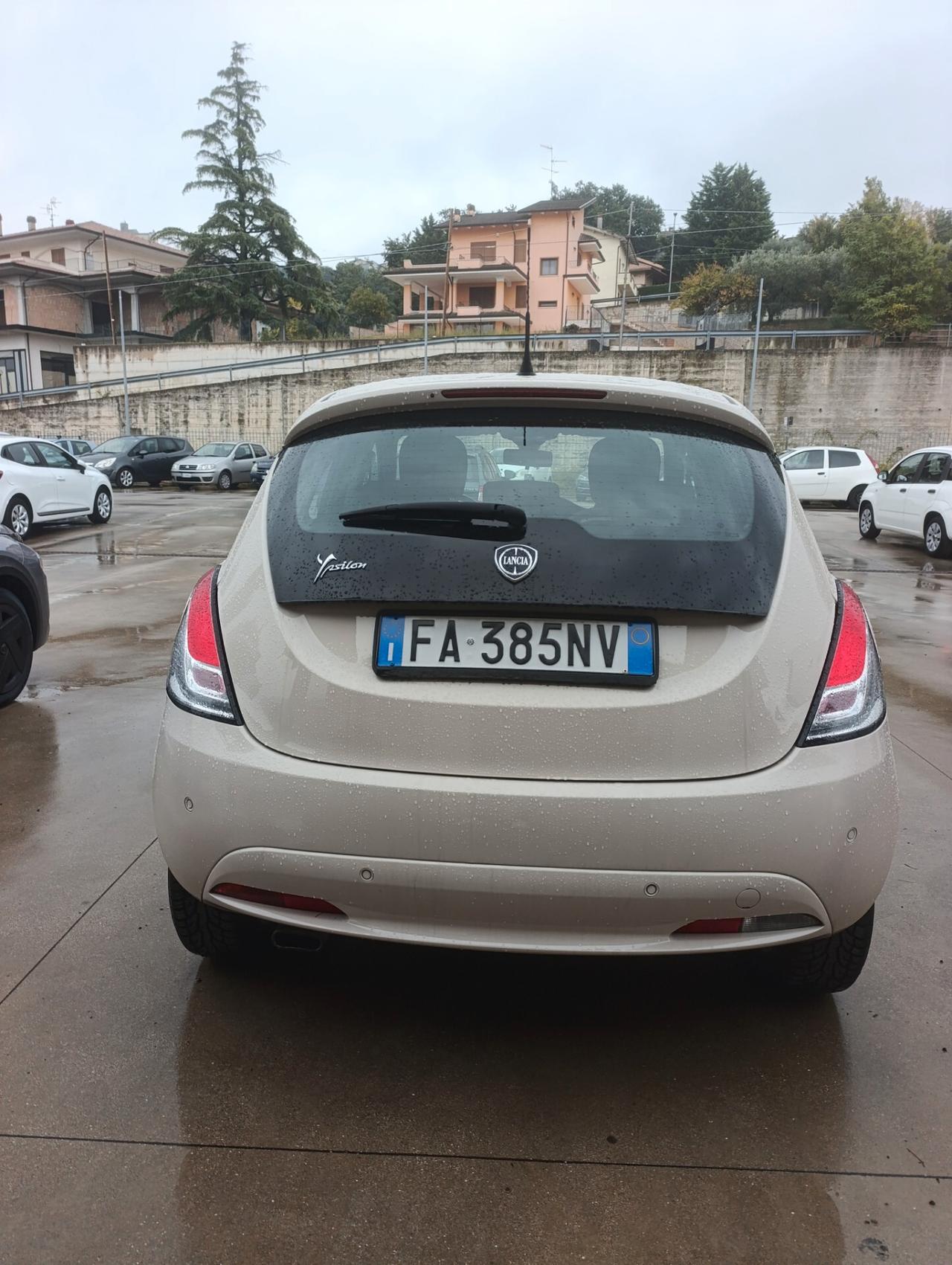 Lancia Ypsilon 1.2 69 CV 5 porte Gold