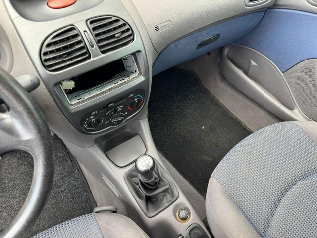 PEUGEOT 206 1.1 5p. Lee