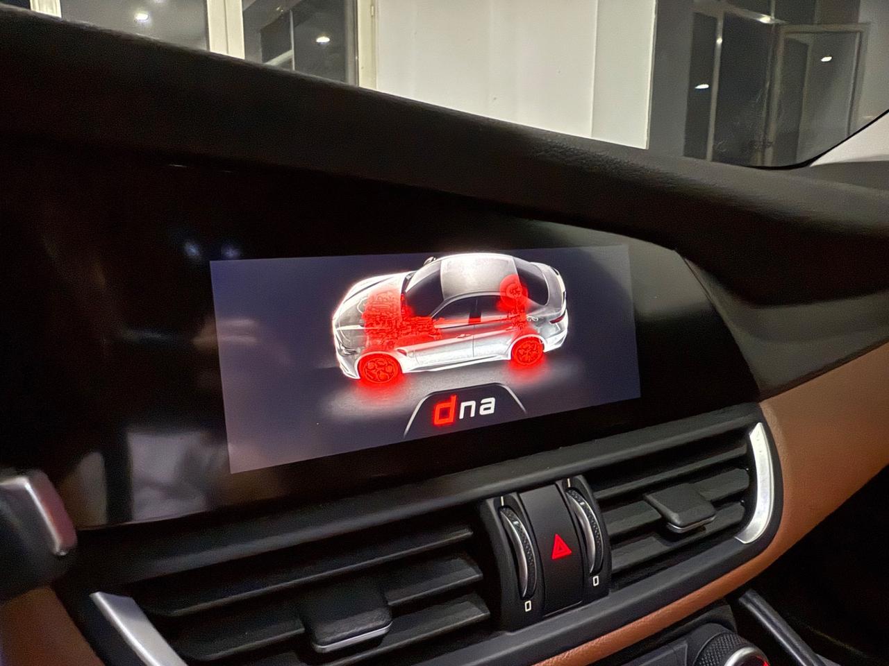 Alfa Romeo Giulia 2.2TurboD210CV Q4 VELOCE IPERFULL2018
