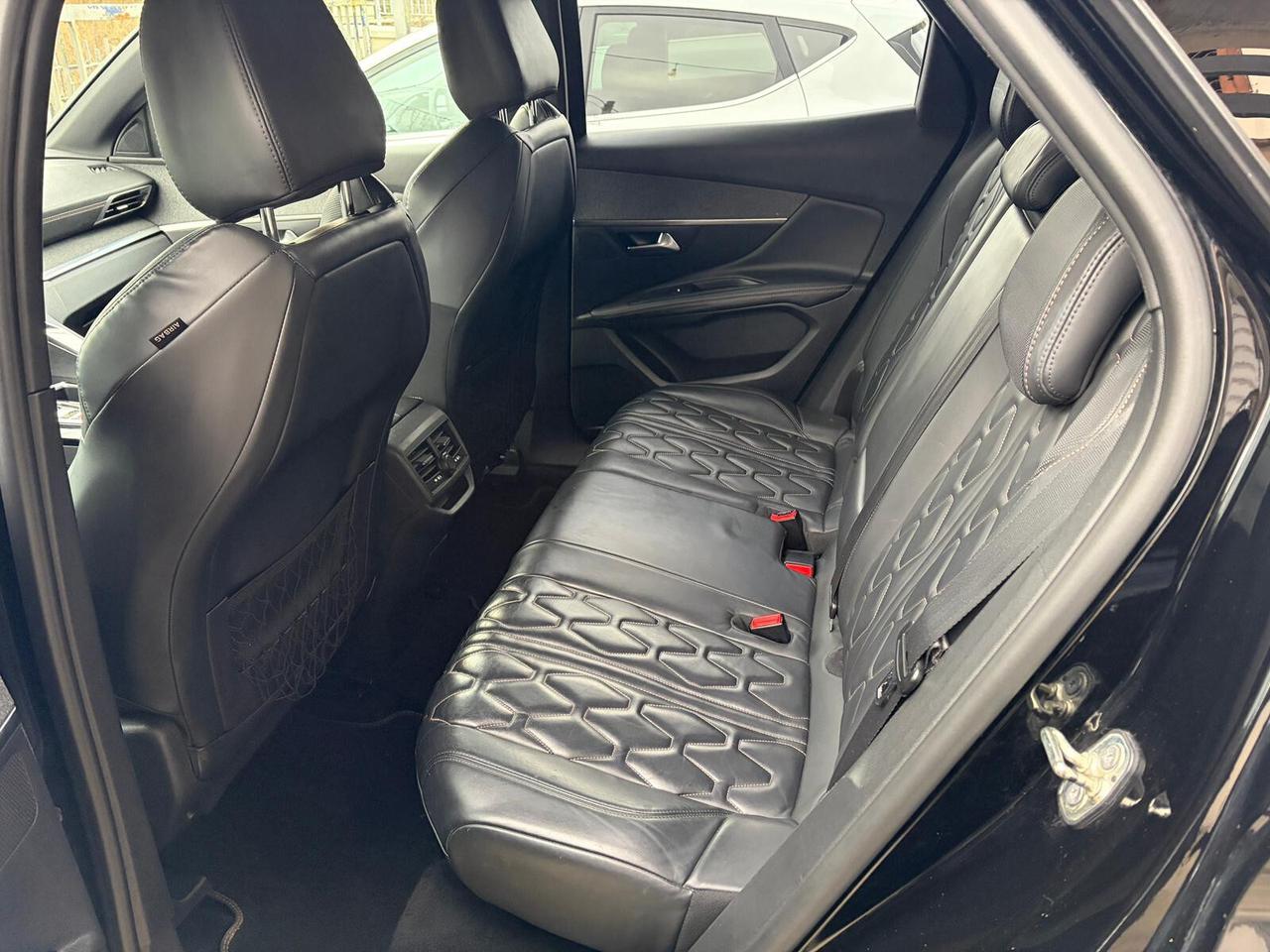 Peugeot 3008 1.6 BlueHDi 120cv tetto GT Line