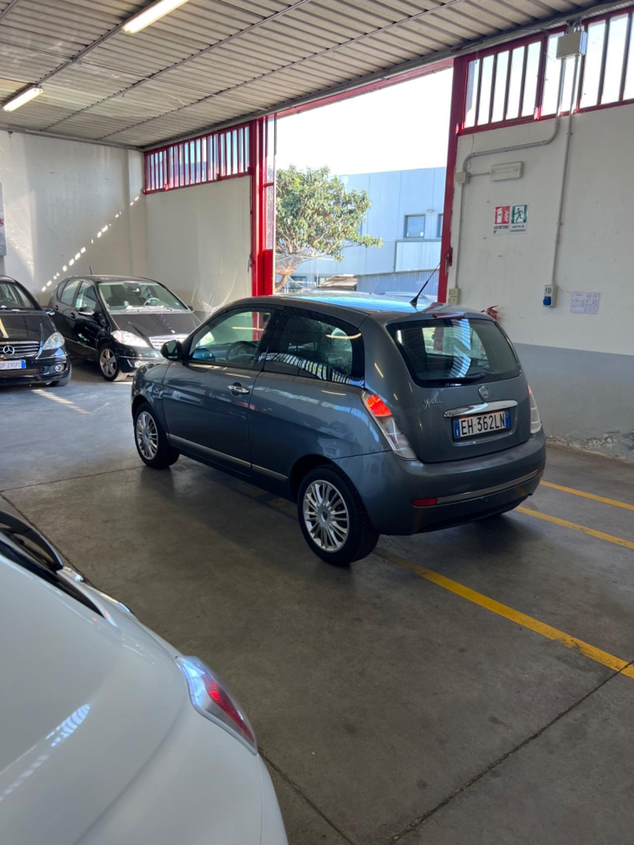 Lancia Ypsilon 1.3 MJT 75 CV Diva
