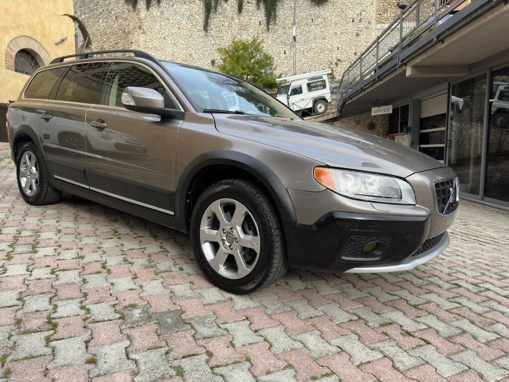 VOLVO XC70 D5 AWD kin