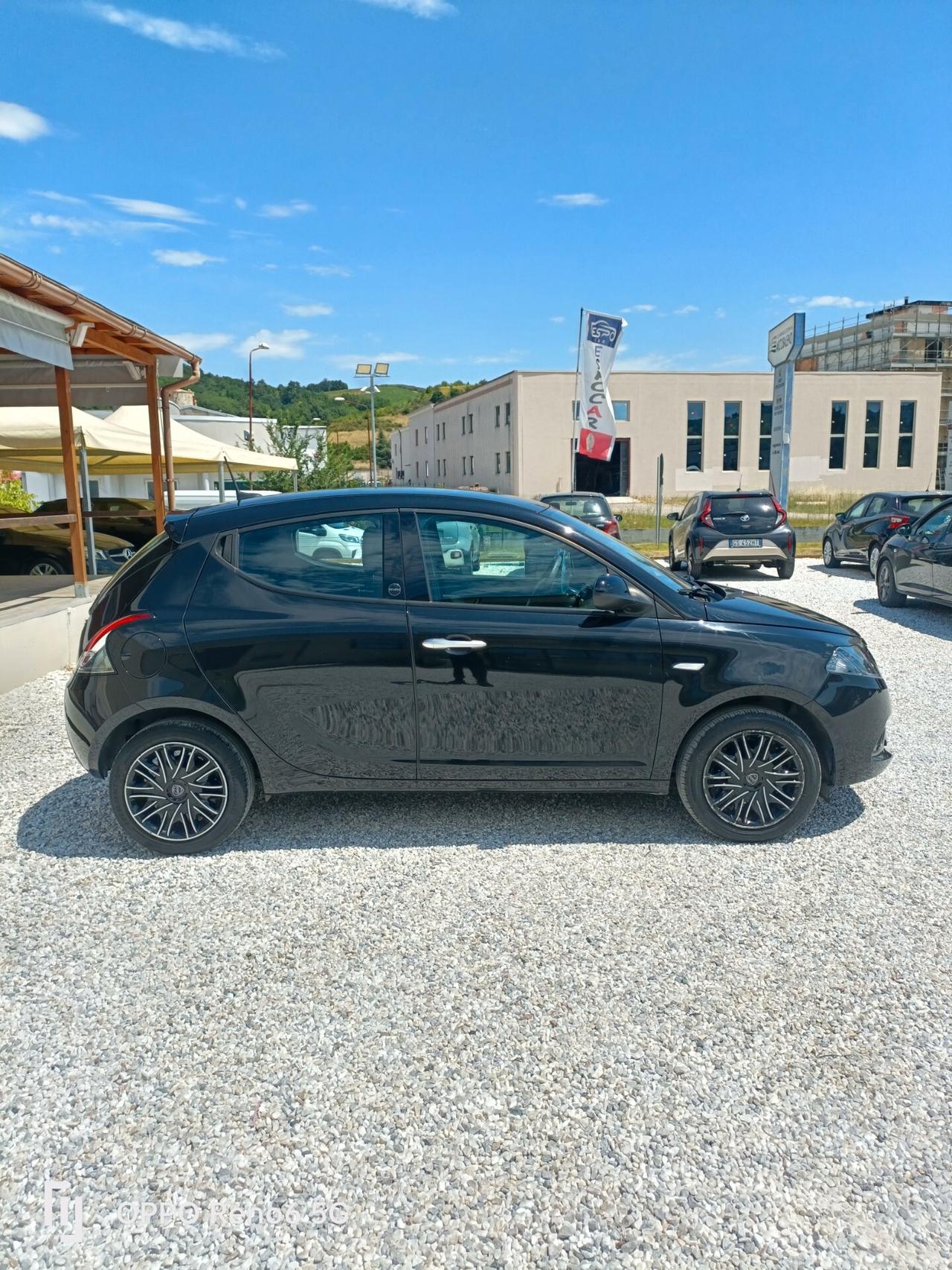 Lancia Ypsilon 1.0 FireFly 5 porte S&S Hybrid Ecochic Gold