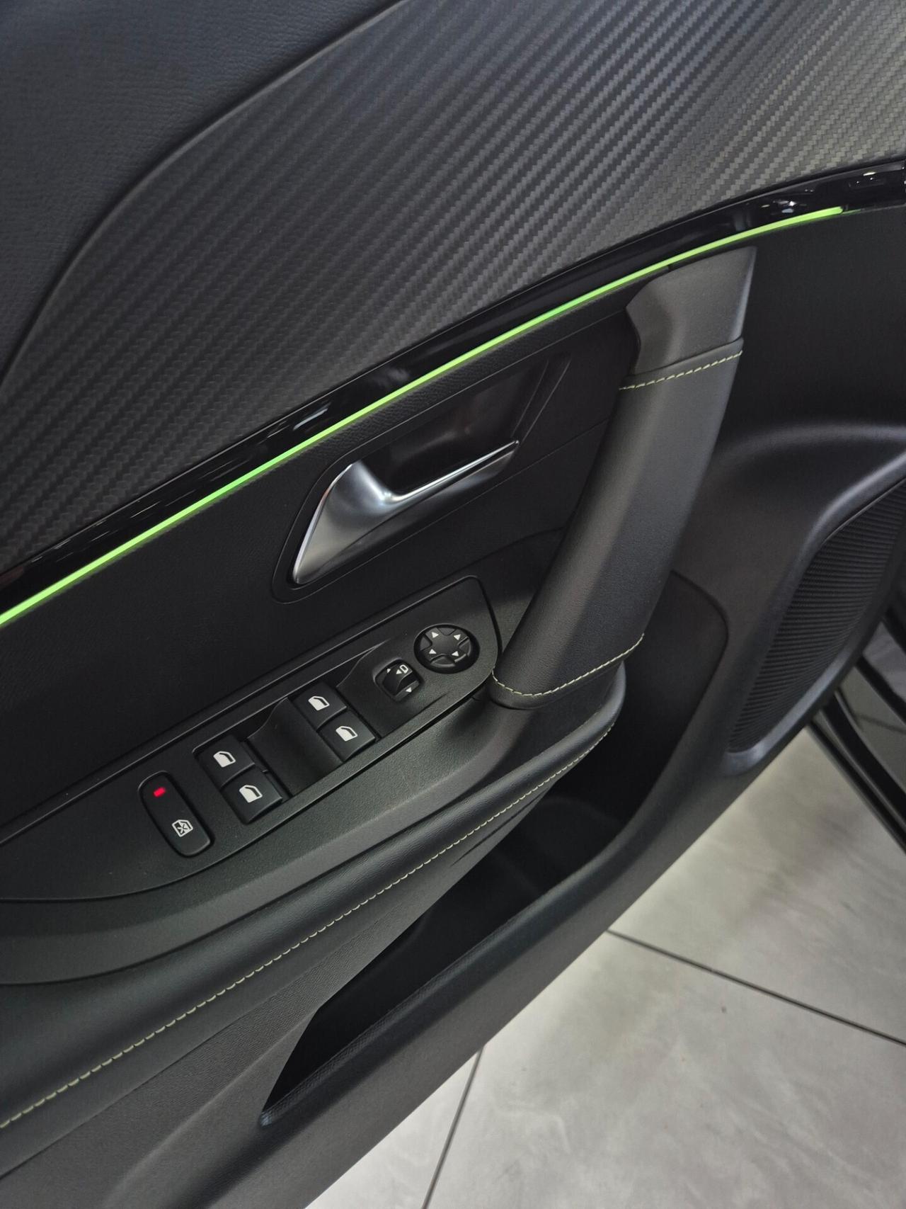 Peugeot 2008 GT 1.2 131cv AUTOMATICA RADAR CARPLAY