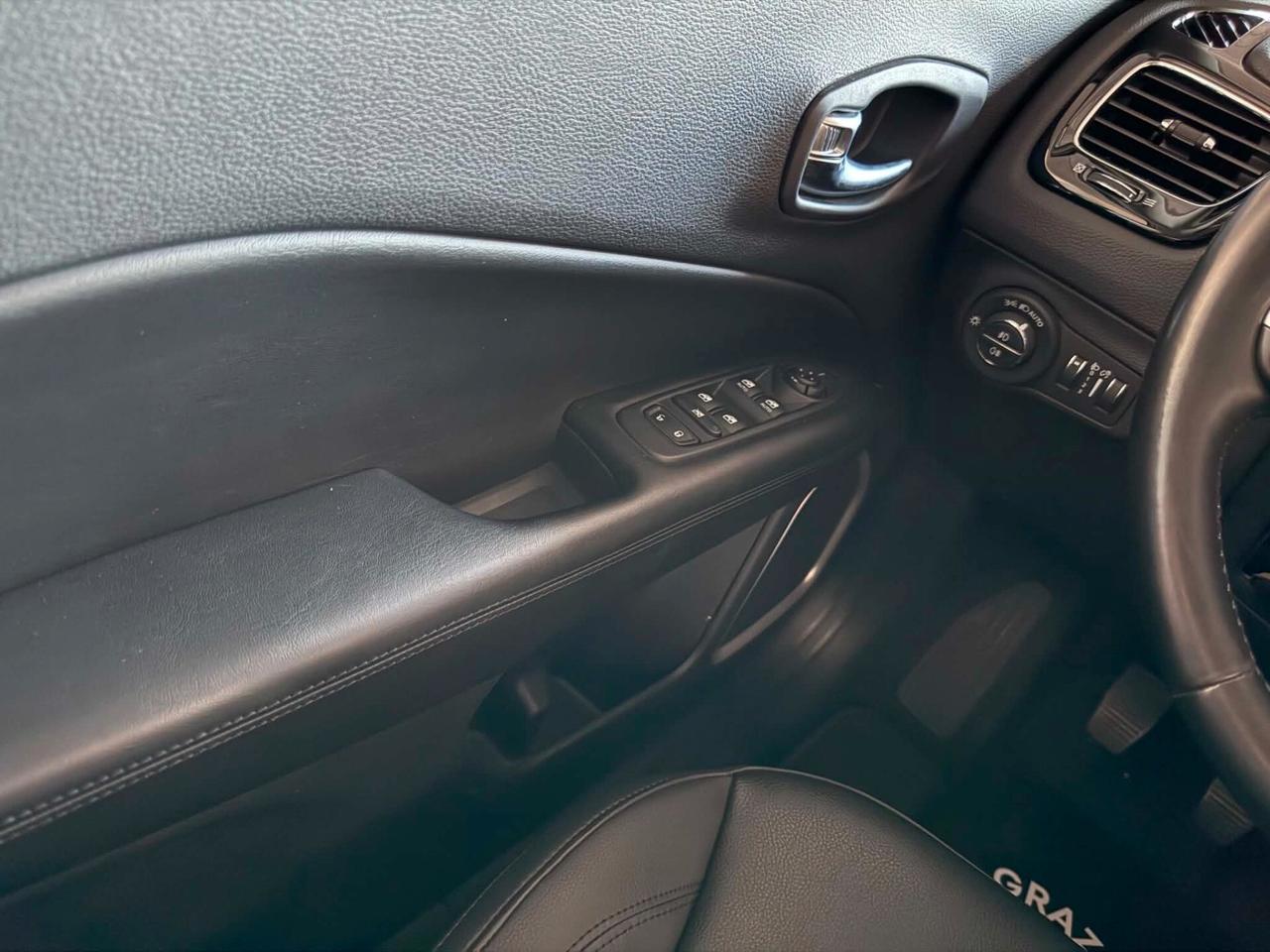 Jeep Compass 1.6 Multijet II E6 2WD Night Eagle 120Cv