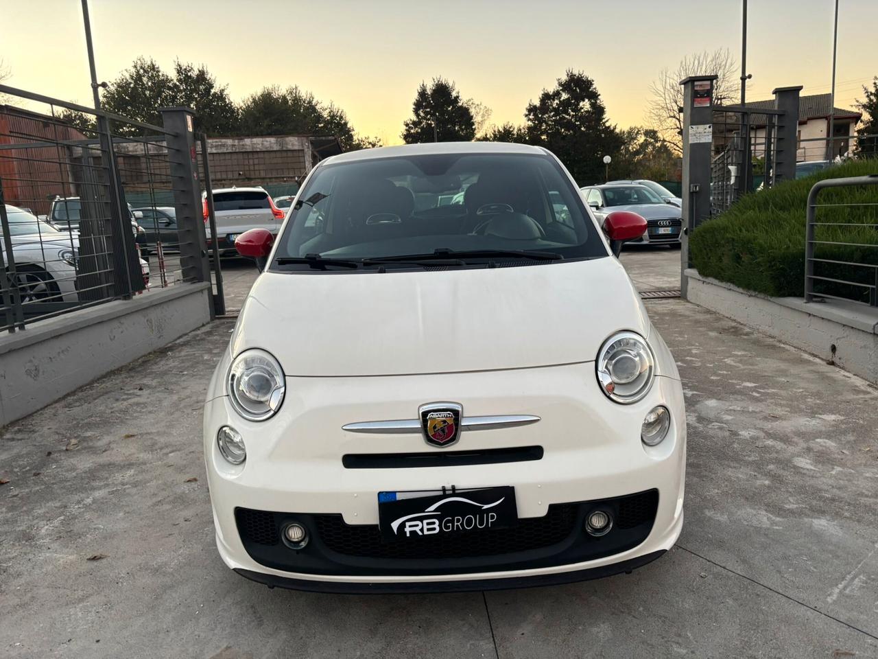 Abarth 500 1.4 Turbo T-Jet Custom