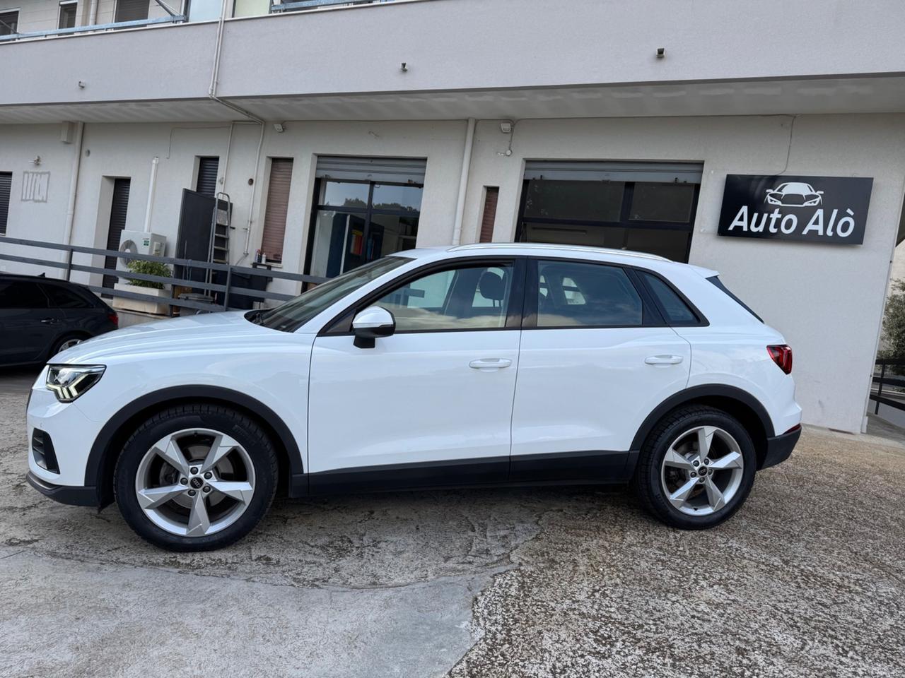 Audi Q3 2.0 TDI - CERCHI 19 - MATRIX LED- 2022