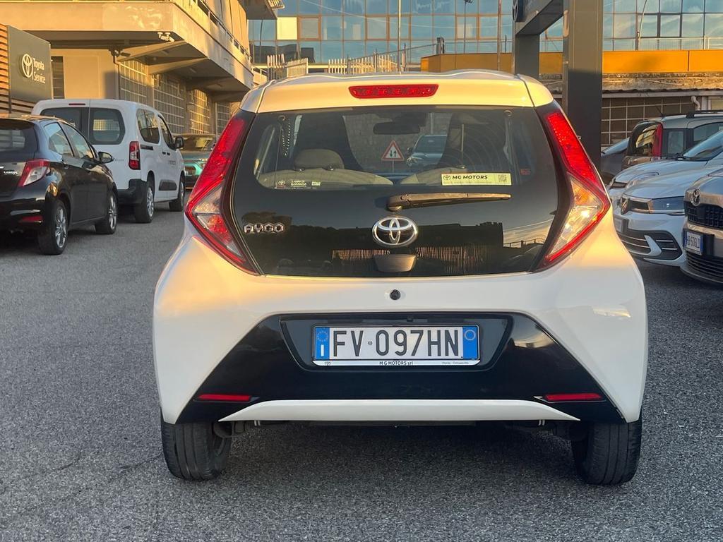 Toyota Aygo 1.0 x-play 5p