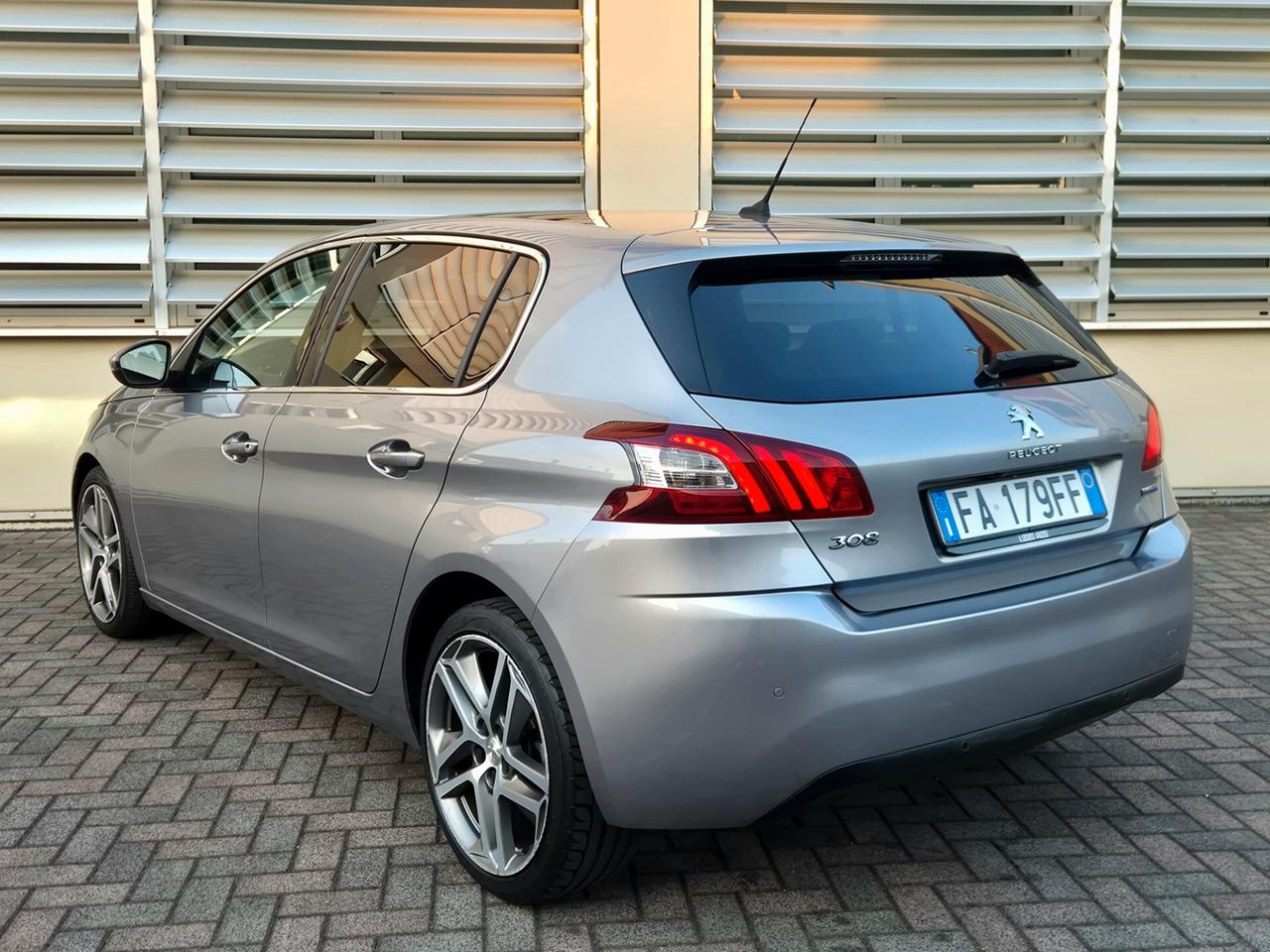 Peugeot 308 BlueHDi 120 S&S Allure